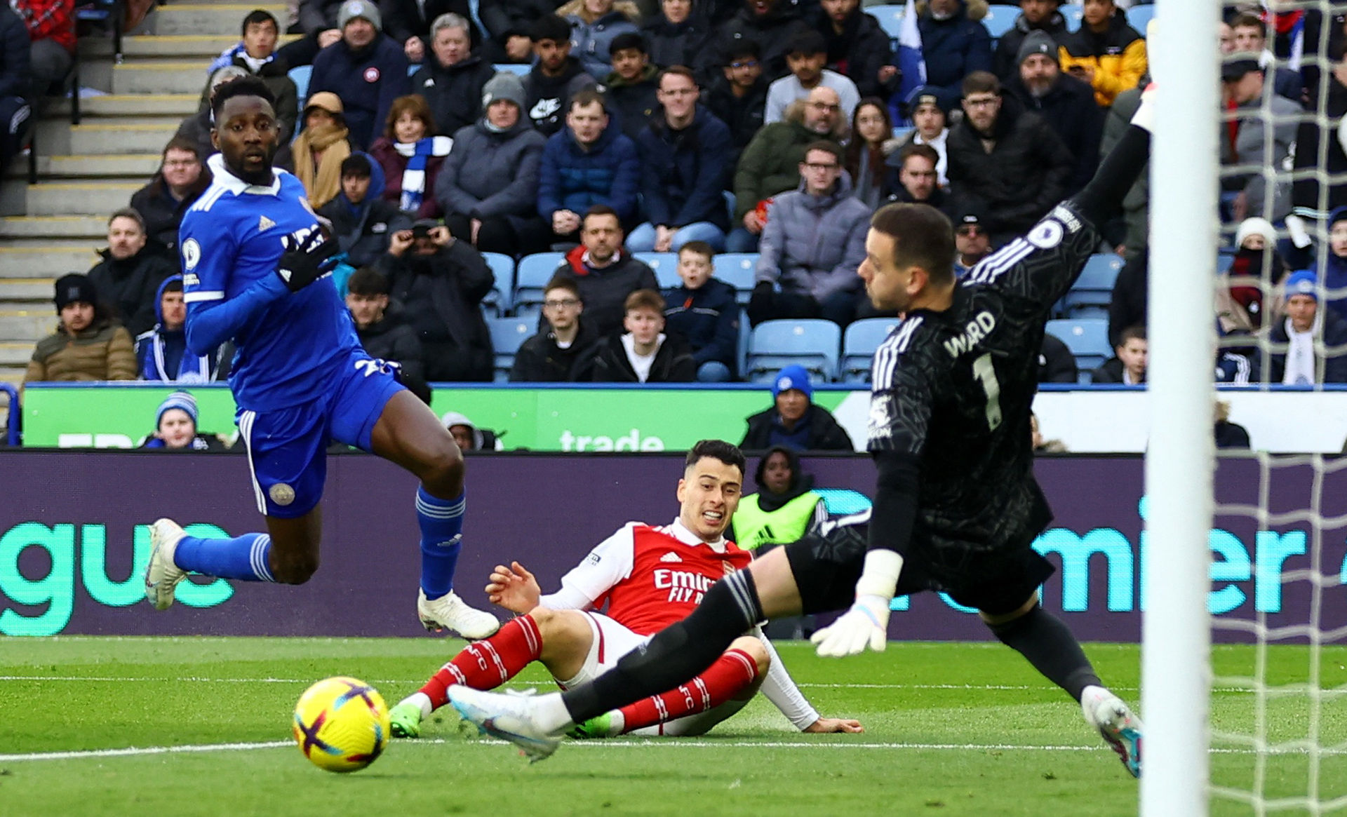 的对抗中 的对抗中