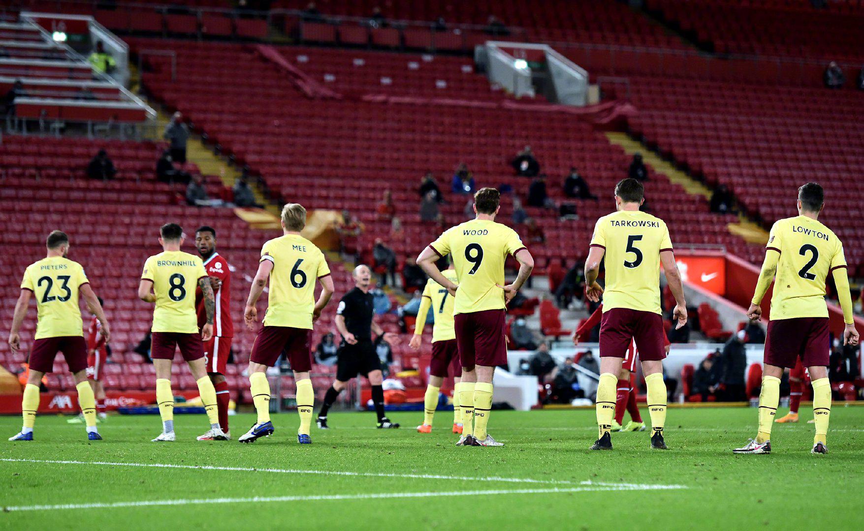 何锁定洛夫 何锁定洛夫